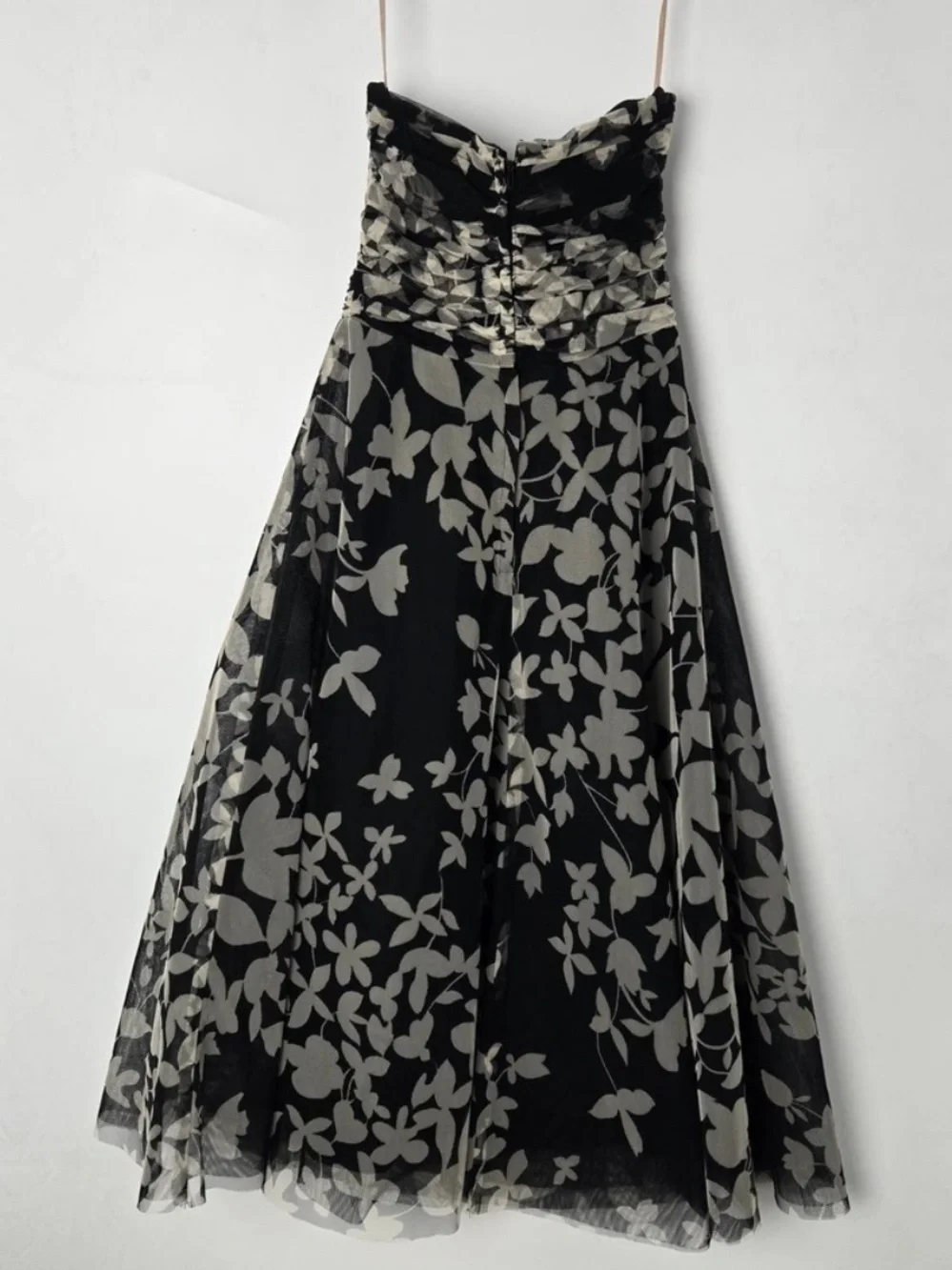 Vtg BCBGMAXAZRIA Black Floral Mesh Strapless Ruched Chic Classy Dress Size 4